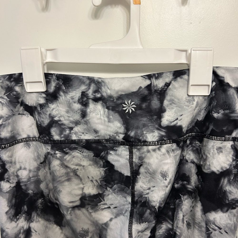 Athleta Floral Crush Chaturanga 7/8 Leggings - Picture 9 of 12